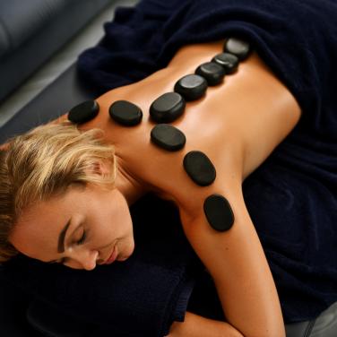 Lávaköves masszázs